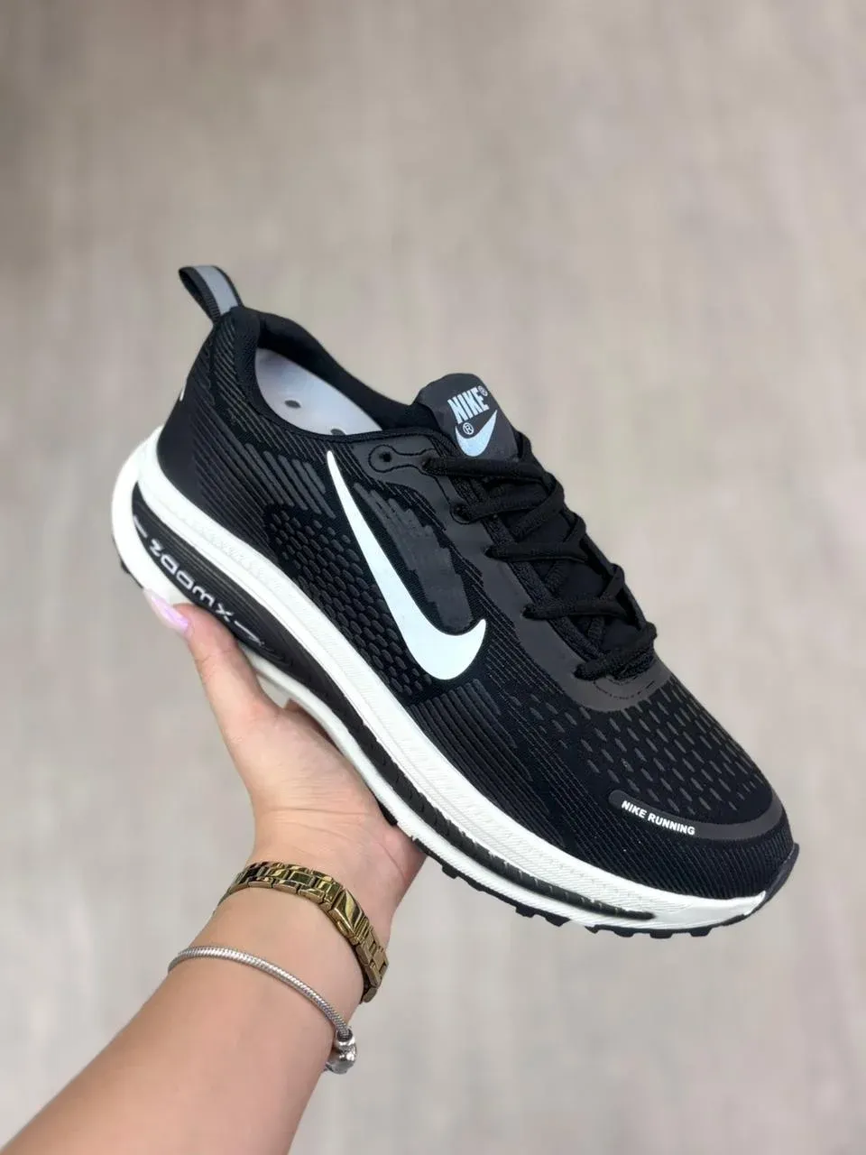 NIKE VOMERO 18
