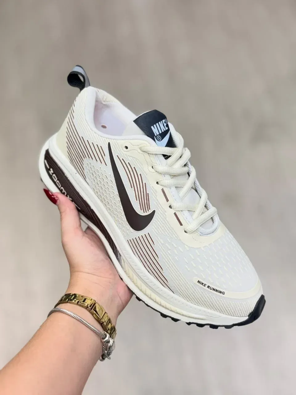 NIKE VOMERO 18