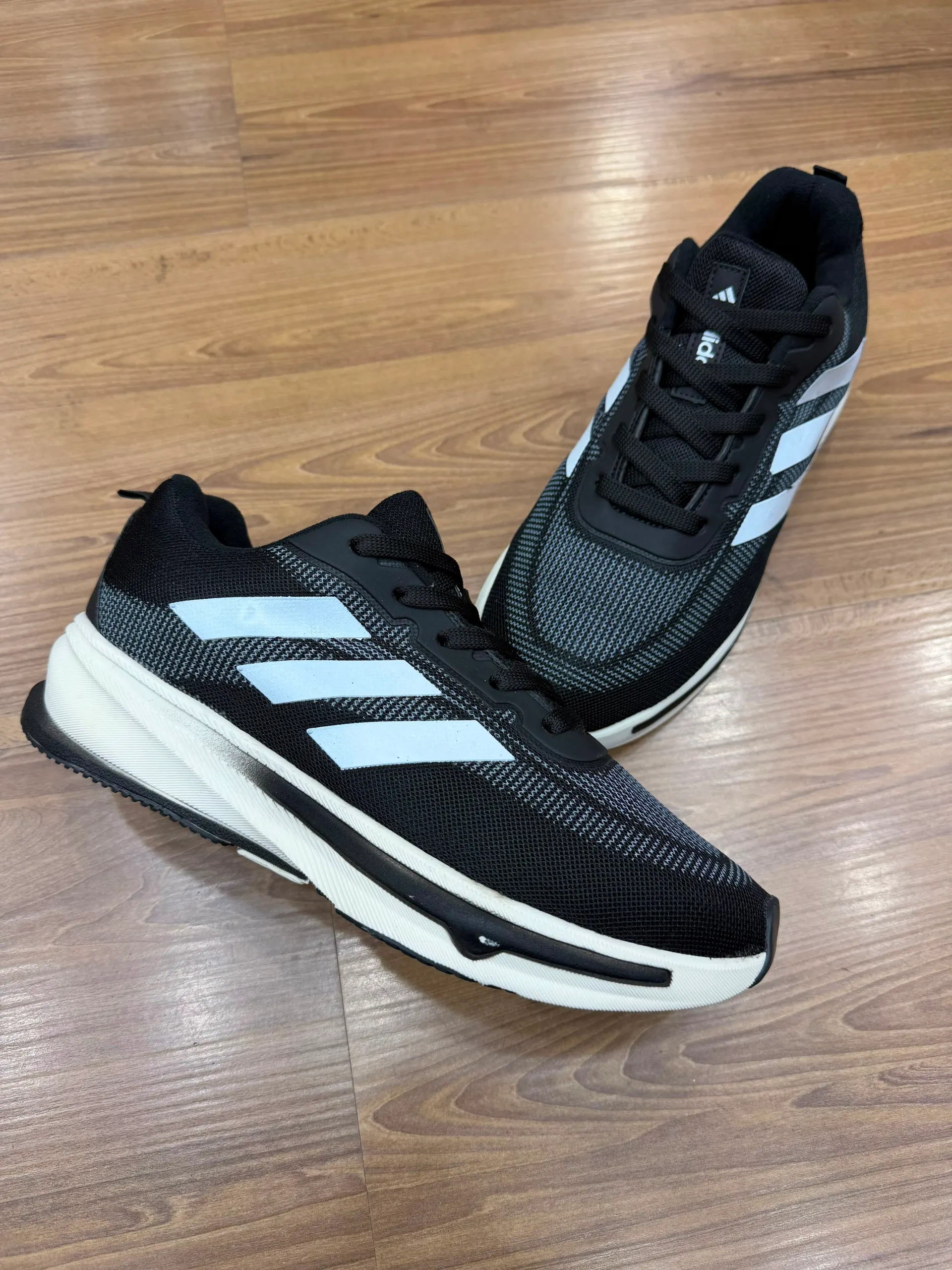 ADIDAS SUPERNOVA
