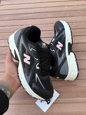 New balance preto rosa