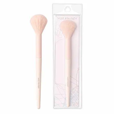 Pincel blush, Iluminador  - Miss Frandy
