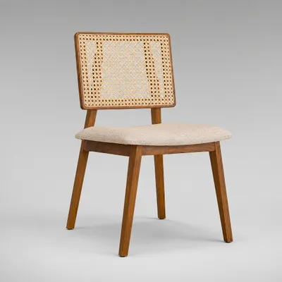 Cadeira Estofada com Encosto em Rattan Maya