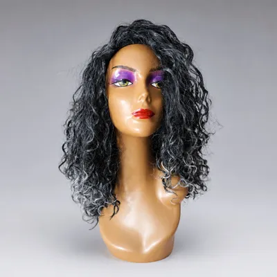 Wig cacheada 