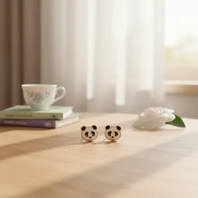 Brinco Infantil Panda Resinado