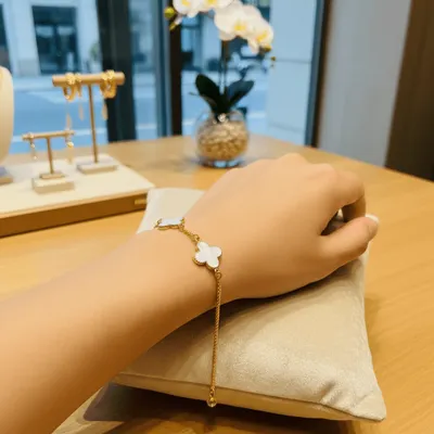 Pulseira Trevo Branco regulável Folheado a Ouro 18K