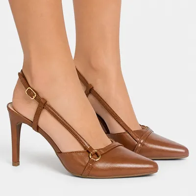 Scarpin Slingback Napa Caramelo com Fivela Dourada