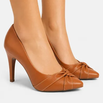 🍯 Scarpin Napa Caramelo com Detalhe em Nó — Salto 10 cm