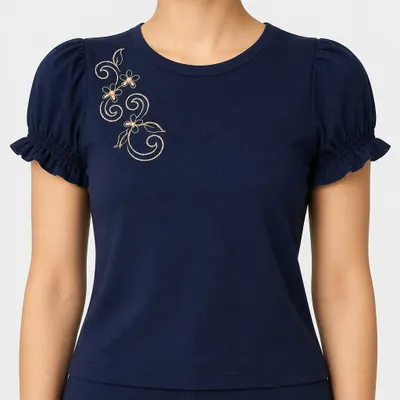 Blusa azul com bordado
