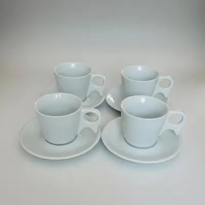 KIT 4XICARA COM PIRES CABO PRATICO 200ML,PORCELANA VAI AO FORNO E MICRO ONDAS