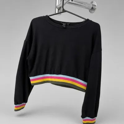 Suéter Preto com Detalhe Neon Tamanho M 