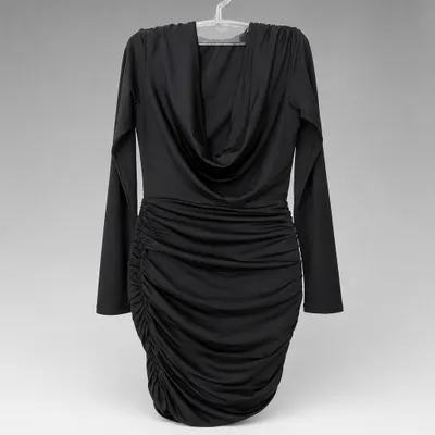 Vestido preto manga longa drapeado tamanho M/G 