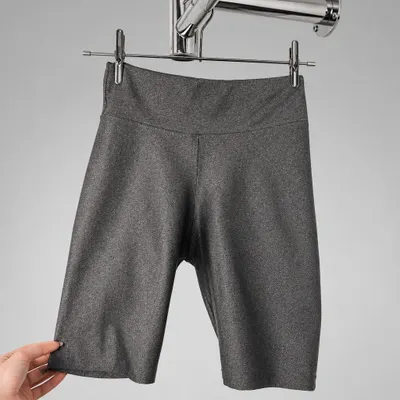 Shorts academia tamanho M contem elastano 