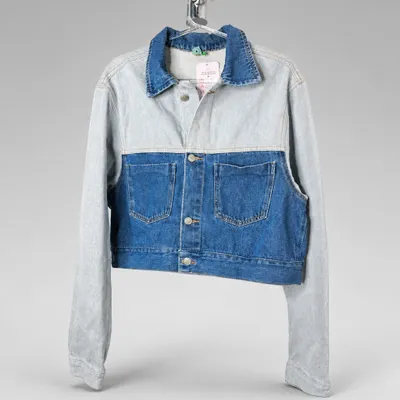 Jaqueta jeans Farm tamanho P serviu em mim aberta 