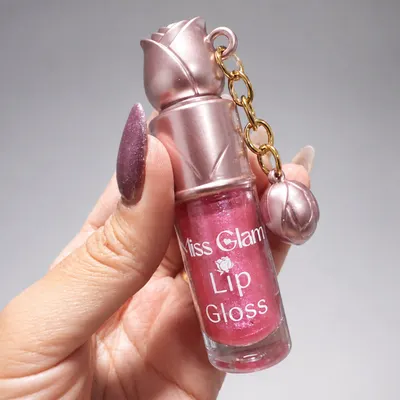 Lip gloss com chaveirinho 
