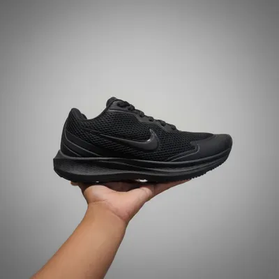 Tênis Nike esportivo preto