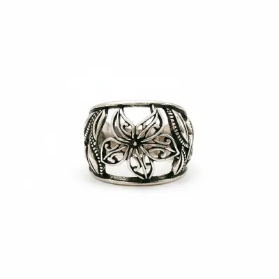 Anel prata com filigrana floral