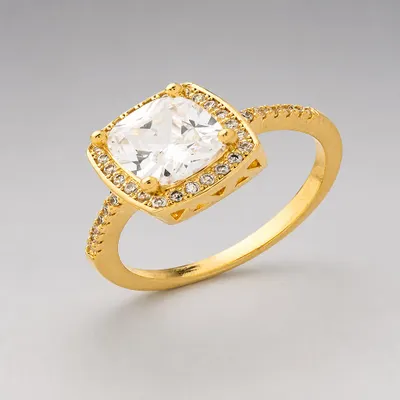Anel Solitário dourado com zircônias