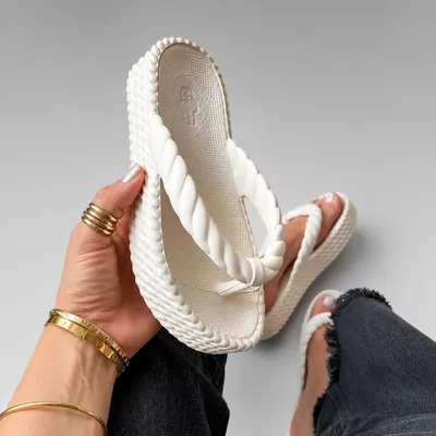 Chinelo nuvem 