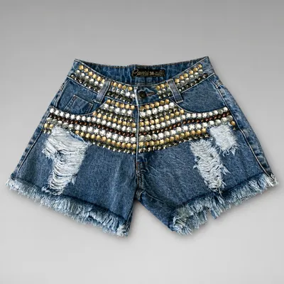 Short Jeans com aplicação 