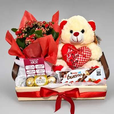 Cesta Presente Flor ,chocolates e Pelúcia