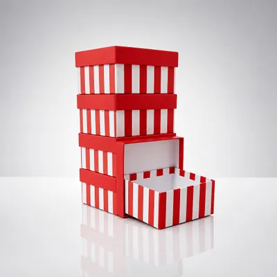 Caixa cartonada 16x16x8,5 vermelha com listras