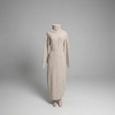 Vestido tricô longo com gola alta