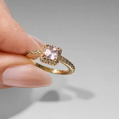 Anel Dourado com Zircônias