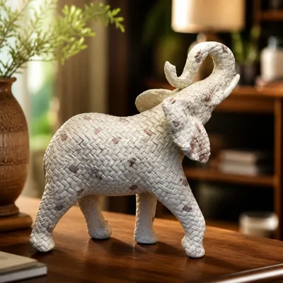 ESTÁTUA ELEFANTE DE PALHA