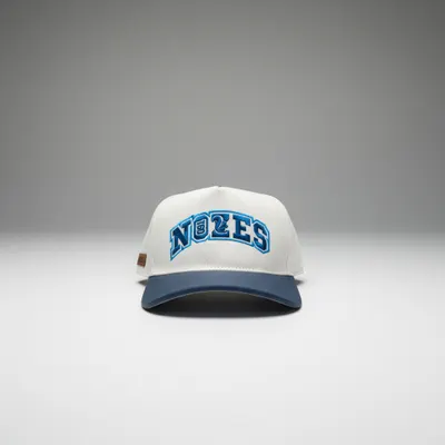 Boné Nozes Branco com Aba Azul